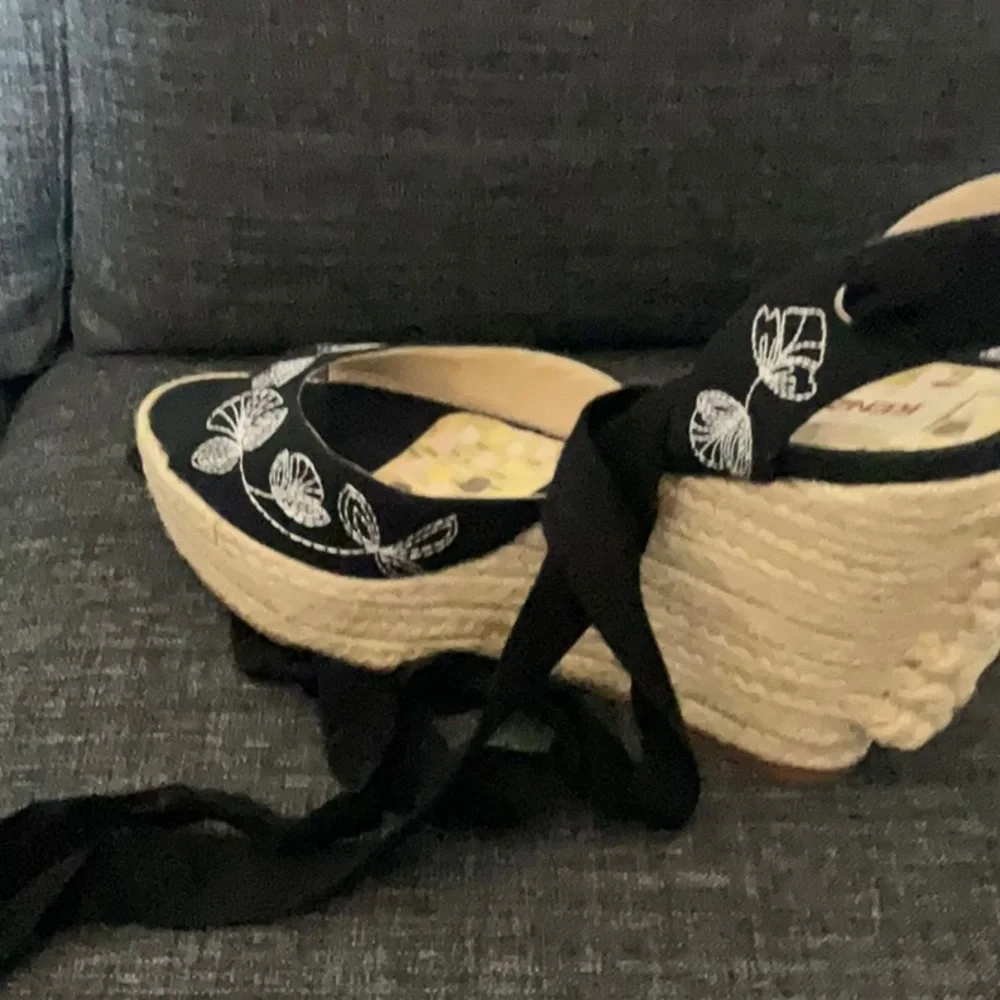 NEW KENZO Platform eu40 us 9.5 10 gorgeous and rare lace up leg